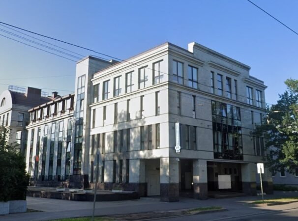 Budynek Agencji Badań Internetowych z osiedla Olgino w Petersburgu